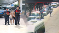 18 yaşındaki şüpheli ortalığı birbirine kattı! Çocuklu aracı kaçırdı, jandarmaya direnip parmağını kırdı!