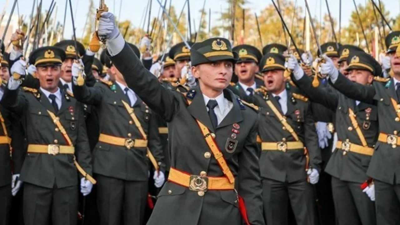 İki teğmen hakkında daha karar verildi: Teğmen İzzet Talip Akarsu TSK'ya dönüşüne ret