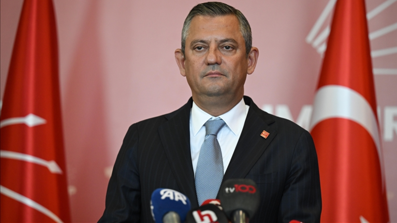 Özgür Özel'den İran'a yönelik saldırıya tepki! İran'ı kurtarmak ne Trump'a ne eli kanlı Netanyahu'ya düşmüştür