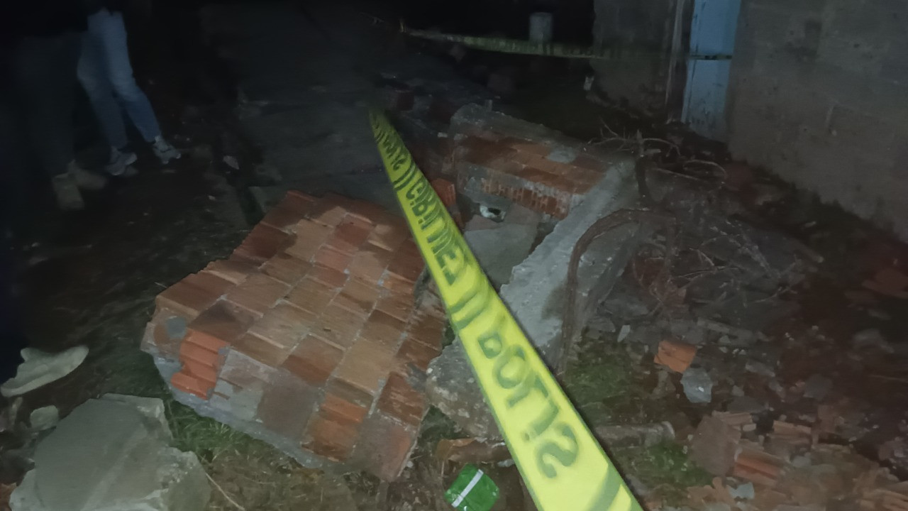 Feci olay! Fırtınada devrilen duvarın altında kalarak can verdi