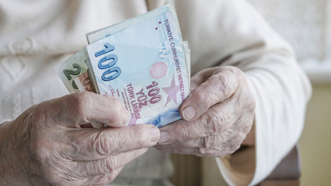 Aile Bakanlığı resmen açıkladı! Hesabına 6 bin 393 TL yatmayan dikkat