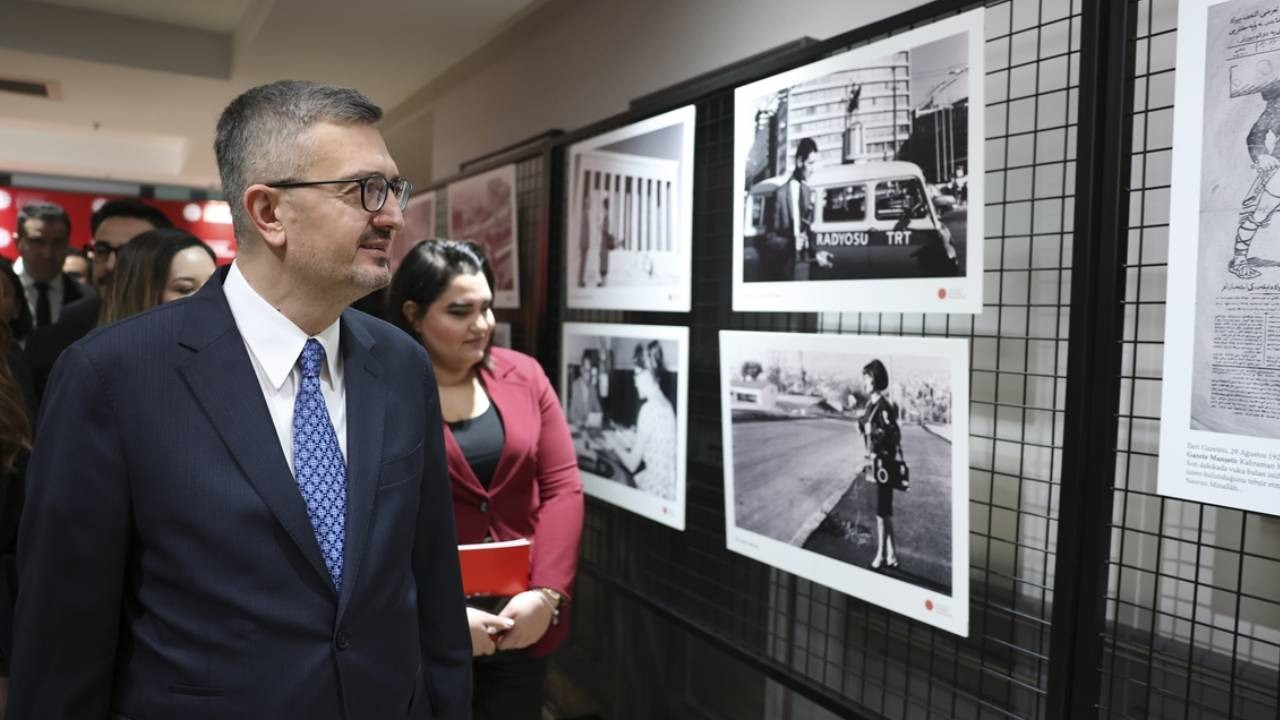 İletişim Başkanı Burhanettin Duran'dan gazetecilere anlamlı tebrik: Gazeteciler tarihin yazılışına tanıklık ediyor