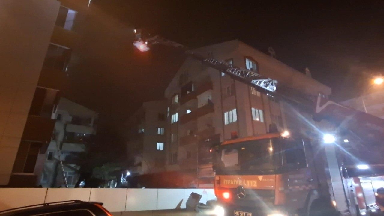 7 katlı otelde yangın paniği! Çok sayıda kişi dumandan etkilendi