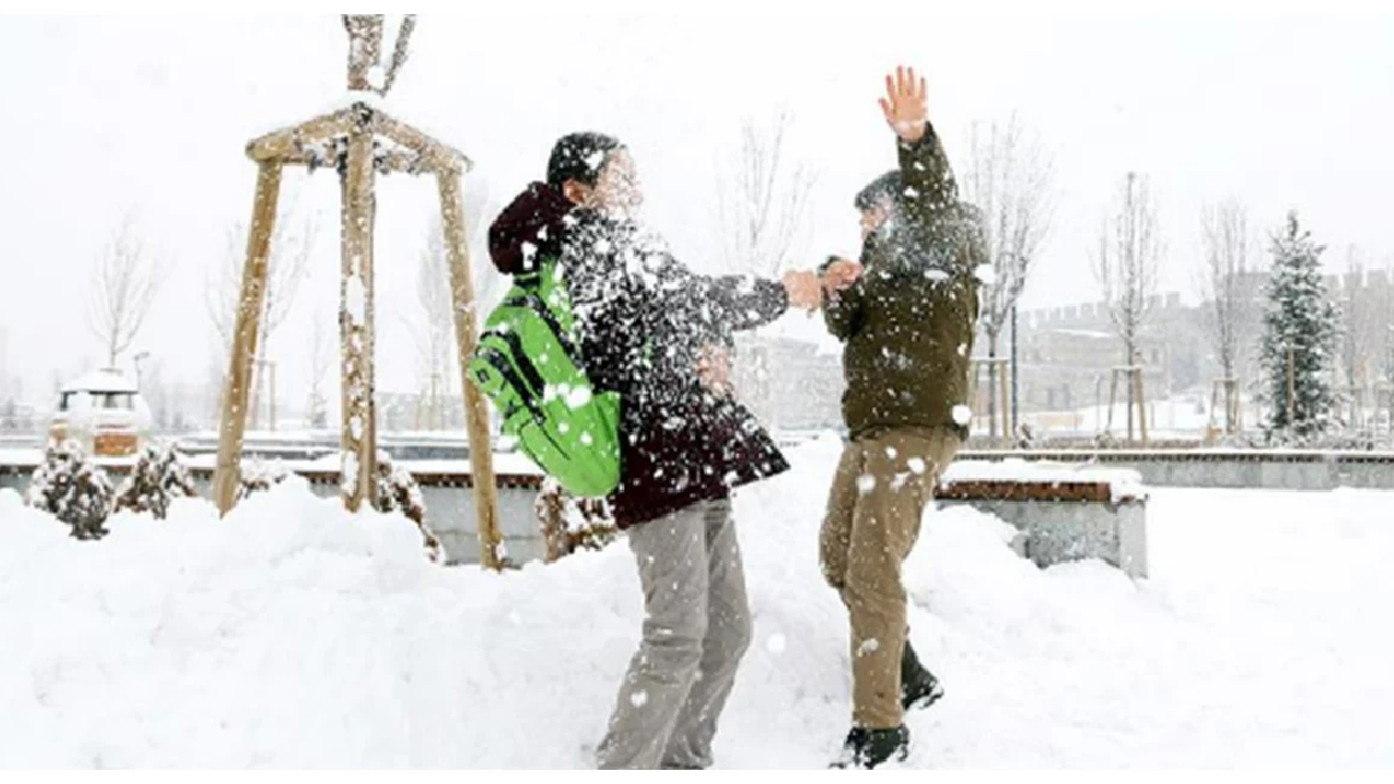 Eğitime kar engeli! Birçok ilde okullar tatil edildi: Valilik peş peşe duyurdu
