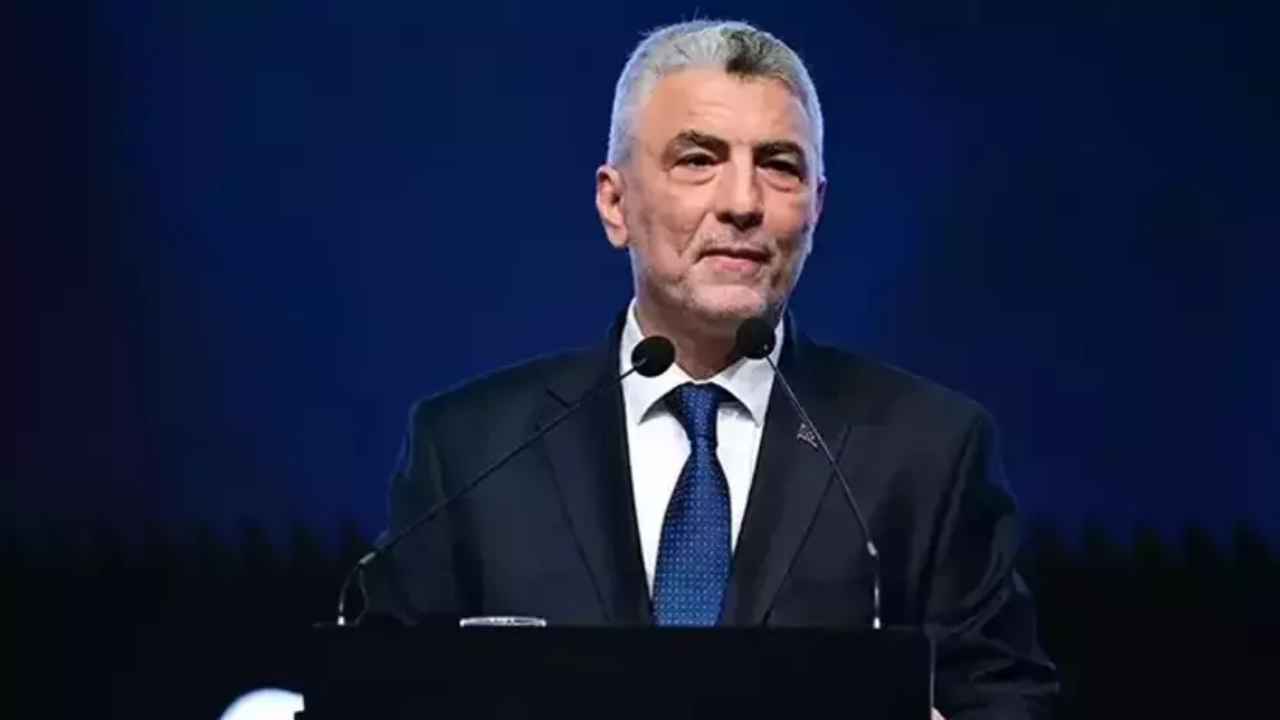 Ticaret Bakanı Ömer Bolat'tan Özgür Özel'e sert gümrük yanıtı! Yalanlarla dolu siyasi propagandanızın aracı olamaz