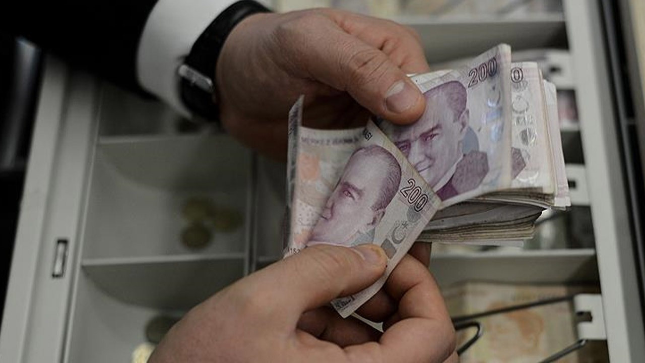 Vakıfbank emeklilere 27.000 TL'nin şartlarını duyurdu