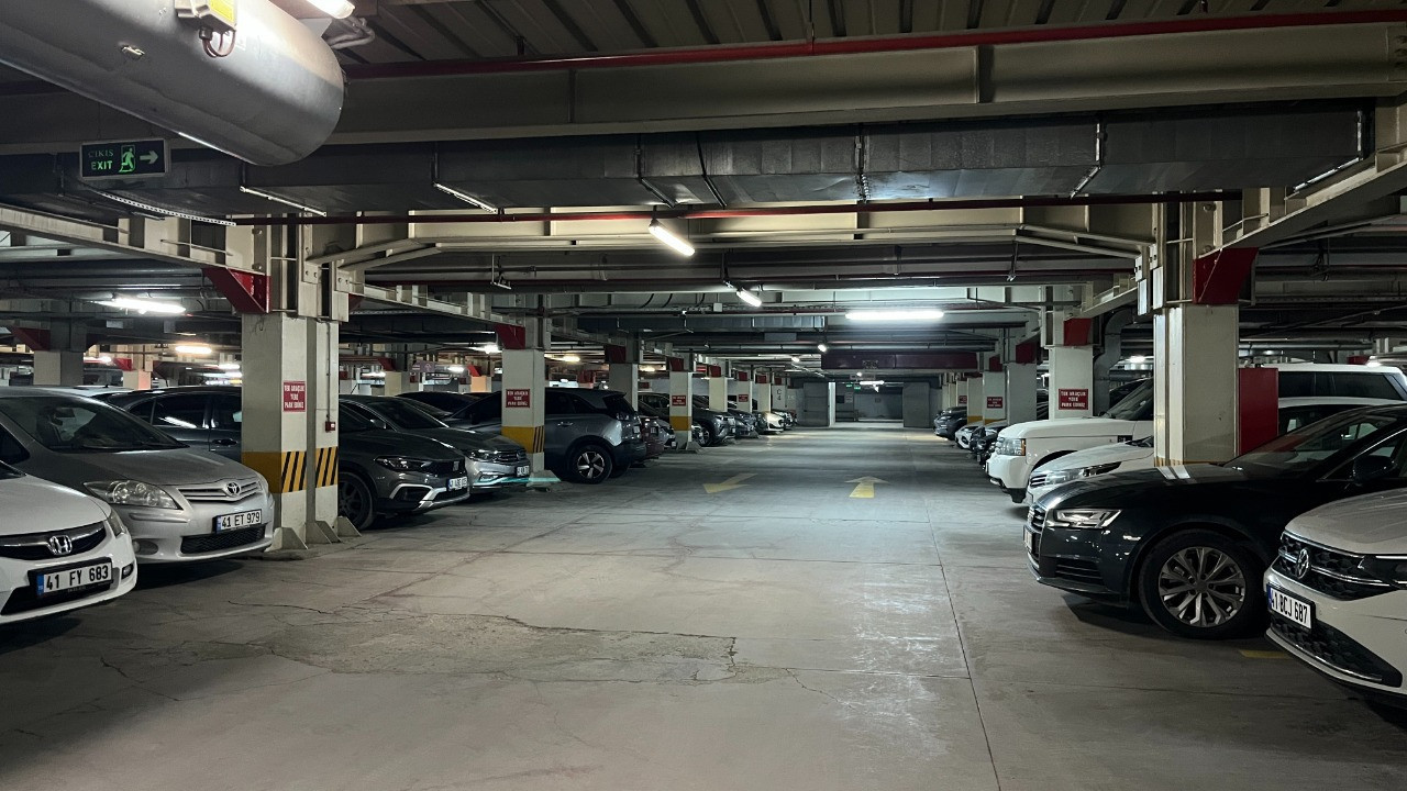 Otoparkta kan donduran olay! 20 yaşındaki çocuk arkadaşını öldürdü