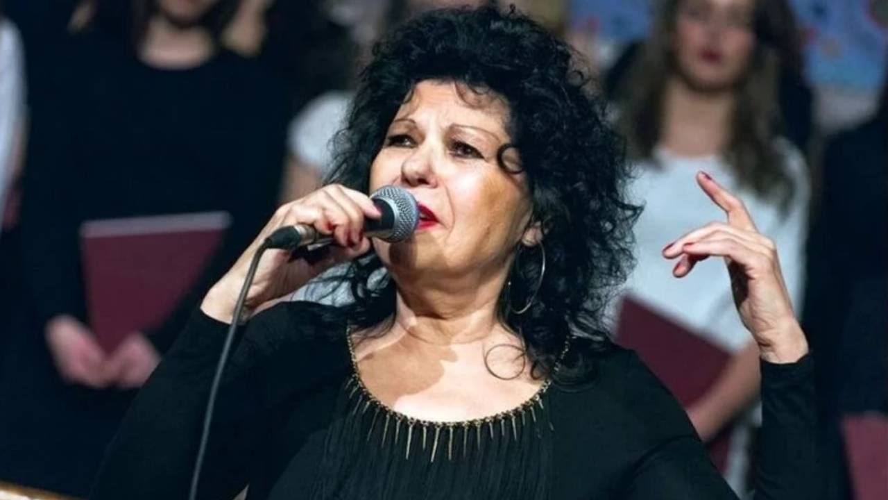 Usta şarkıcı hayatını kaybetti! Yürekleri yakan detay ortaya çıktı