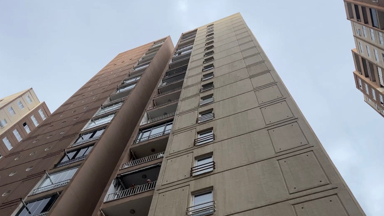 Korkunç olay! 17'nci kattaki daireden düşerek öldü