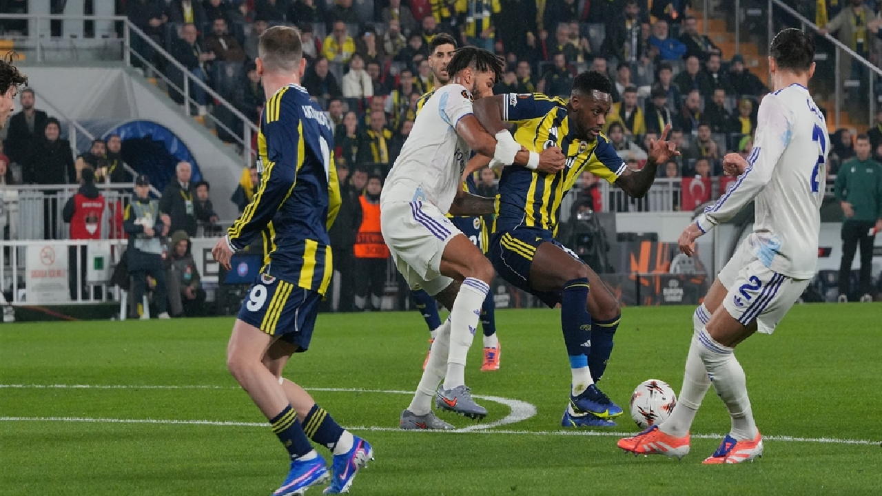Fenerbahçe Kadıköy'de mağlup! 3 puan tek golle geldi