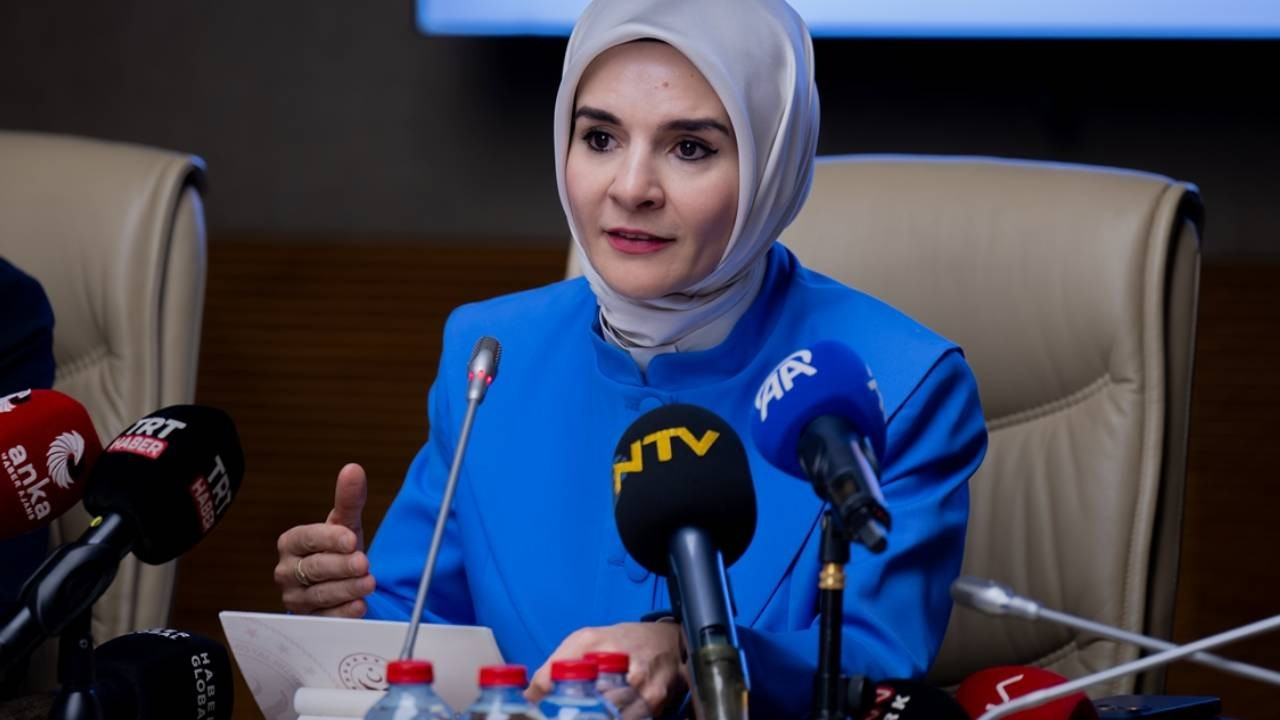 Bakan Göktaş ailelerin o taleplerine isyan etti: Mavi gözlü olsun