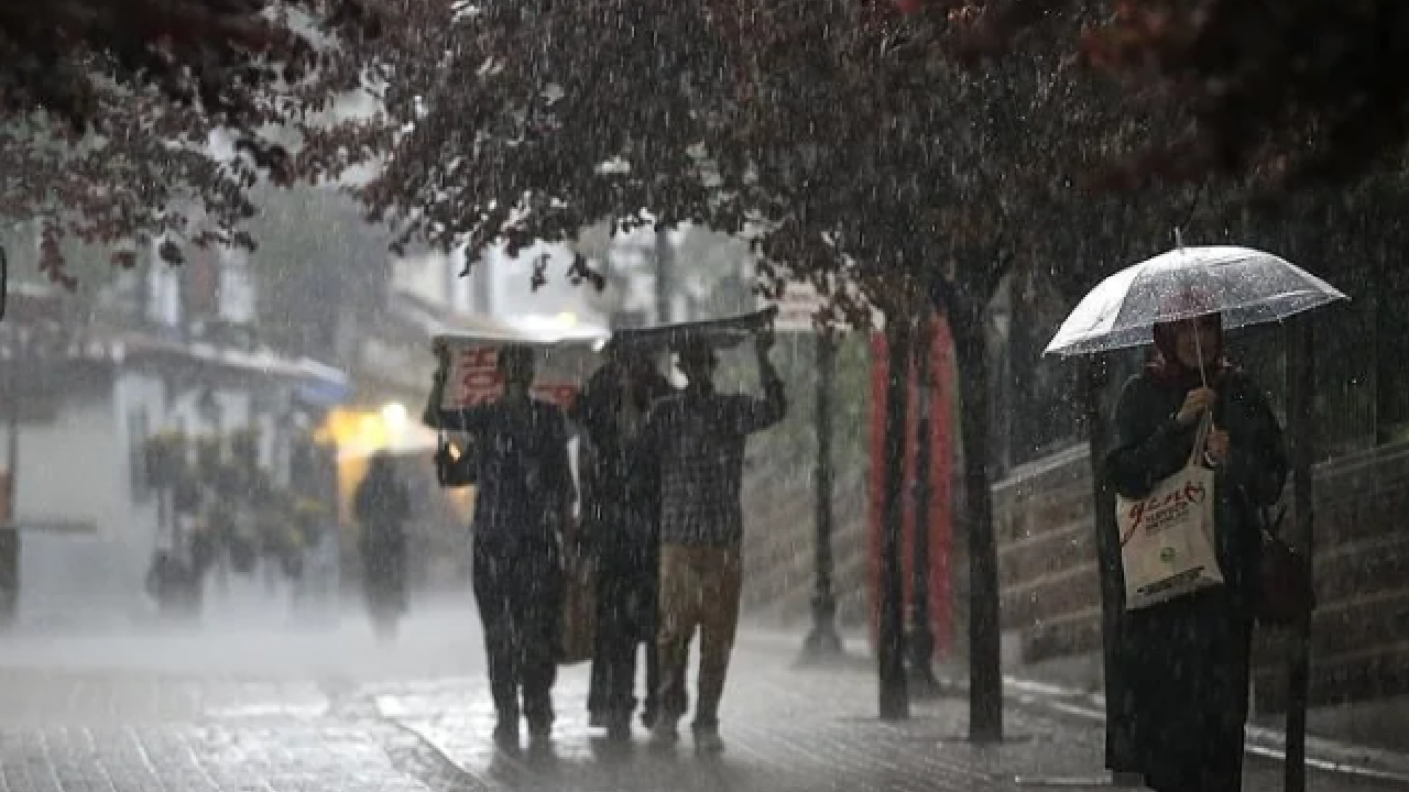 Meteoroloji il il uyardı! Kuvvetli sağanak, kar ve fırtına kapıda