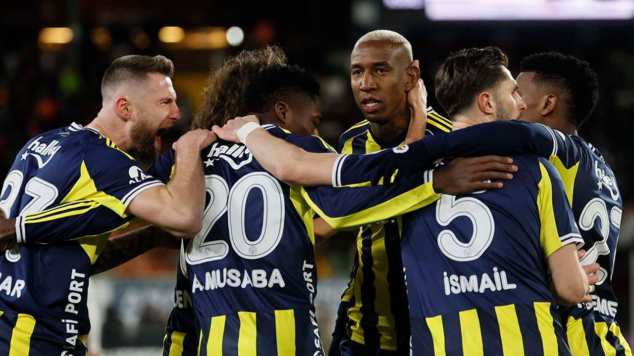 Fenerbahçe'nin 17 gollü yıldızına sürpriz talip