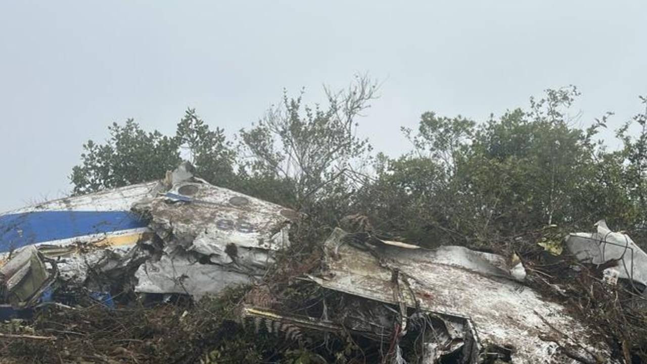 Milletvekillerini taşıyan uçak kaybolmuştu! Uçağın enkazı bulundu: Kurtulan yok