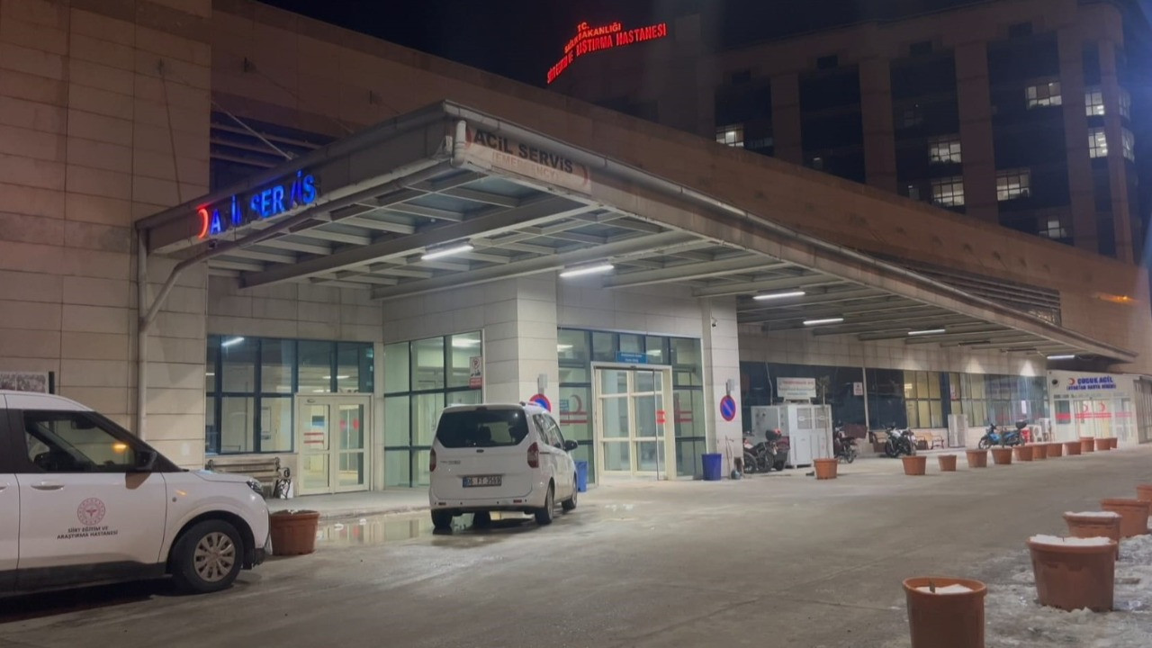 İki grup arasında dehşet! Taşla ve sopayla saldırdılar: 15 yaralı