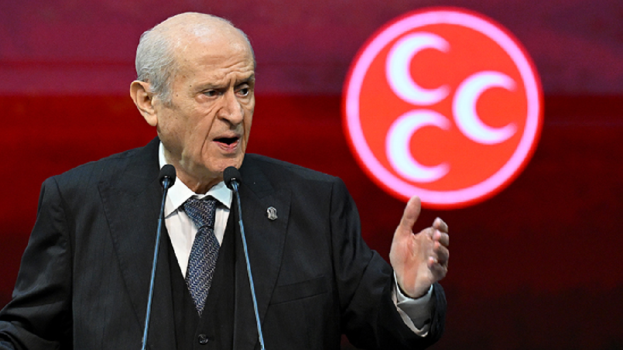 Devlet Bahçeli’den kürsü sert tepki! “Kürsü işgali kabul edilemez”