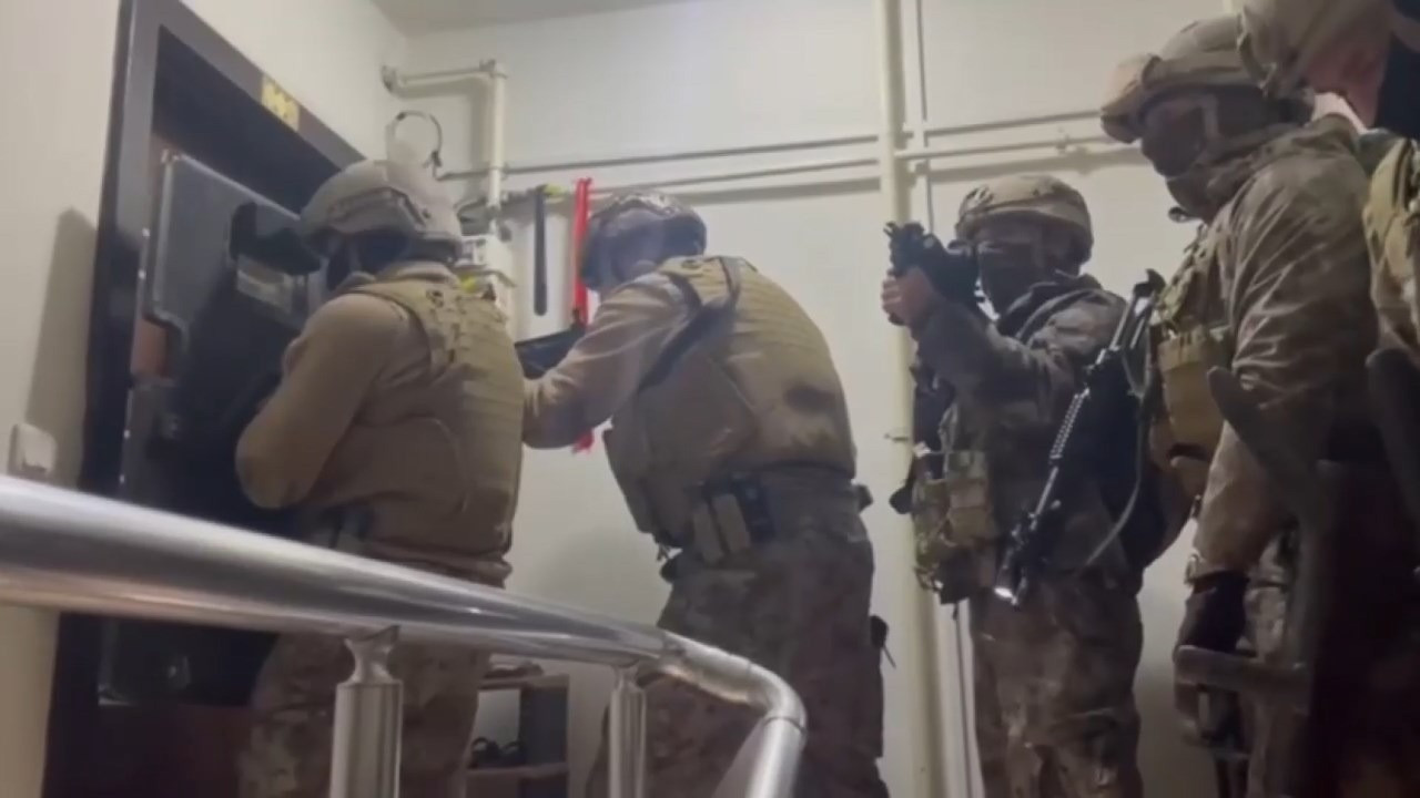 Sultanbeyli'de silah imalatı yapan atölyeye operasyon! Şüpheli yakalandı