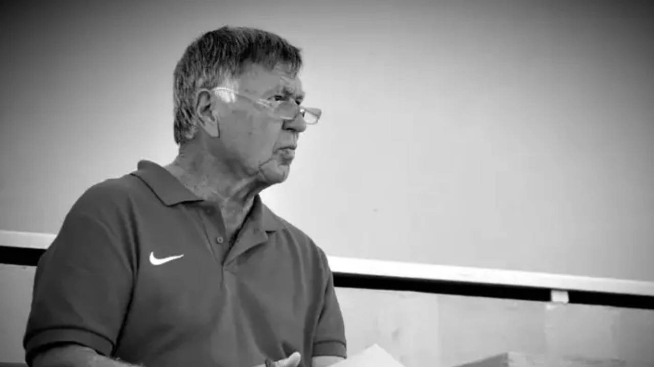 A Milli Futbol Takımı'nın eski teknik direktöründen acı haber!