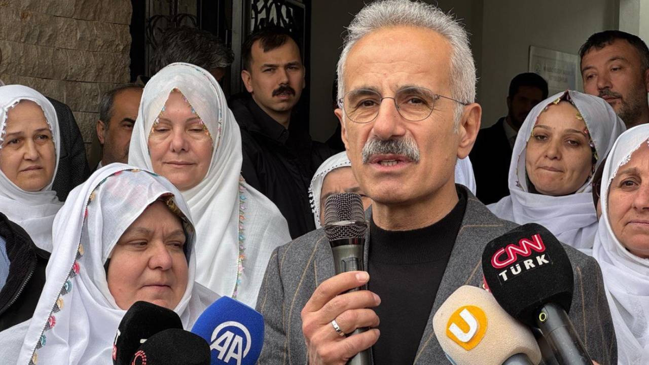 Bakan Uraloğlu müjdeyi duyurdu! "Eskişehir-Sakarıılıca-Mihalgazi Yolu seneye bitiyor"