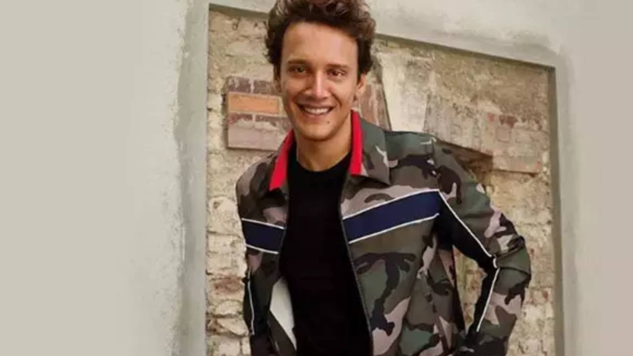 Ünlü şarkıcı Edis havalimanında gözaltına alındı! Uyuşturucu soruşturmasında adı geçiyordu