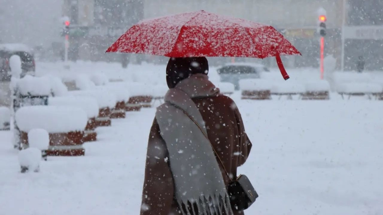 Meteoroloji duyurdu: Hava sıcaklıkları düşüyor, o illere kar yağacak!