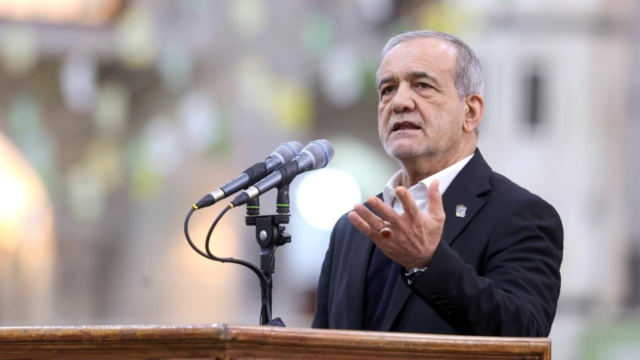 İran Cumhurbaşkanı Pezeşkiyan, özür diledi! Atılan füzelerin parçaları çevre ülkelere sıçrıyordu