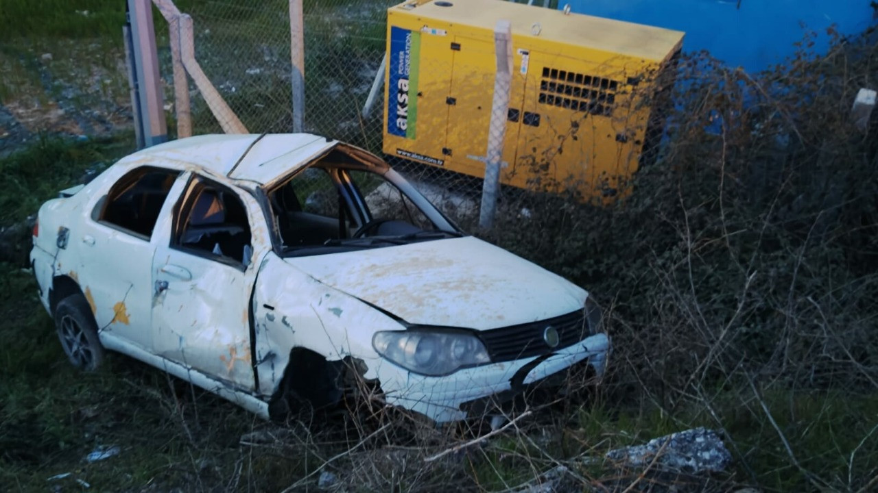 Feci kaza! Otomobil dere yatağına uçtu: 3'ü çocuk 5 yaralı