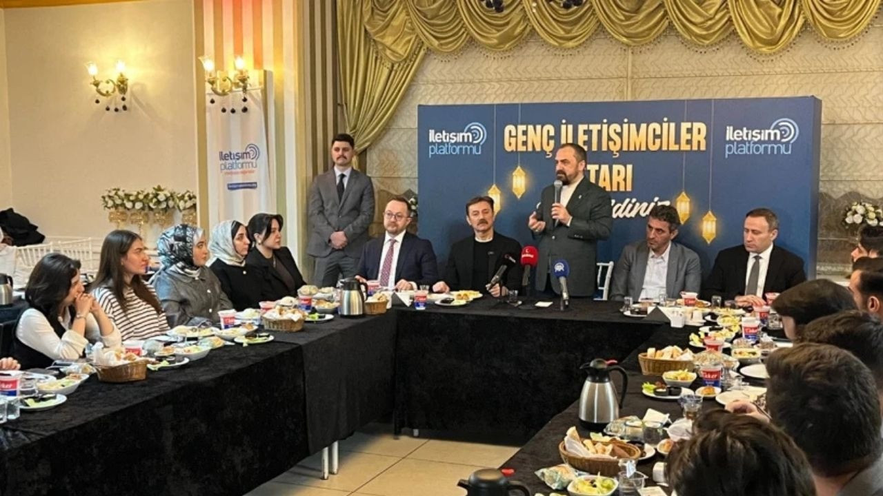 İletişim Fakültesi öğrencileri İstanbul’da AK Parti’nin iftarında buluştu