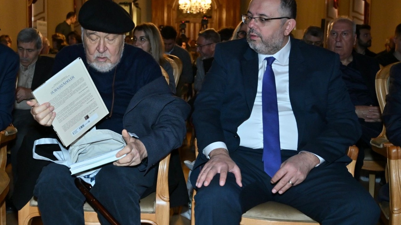 Erhan Afyoncu'dan 'belgeli' paylaşım! "İlber Ortaylı samimi bir müslümandı" deyip Topkapı hikâyesini anlattı