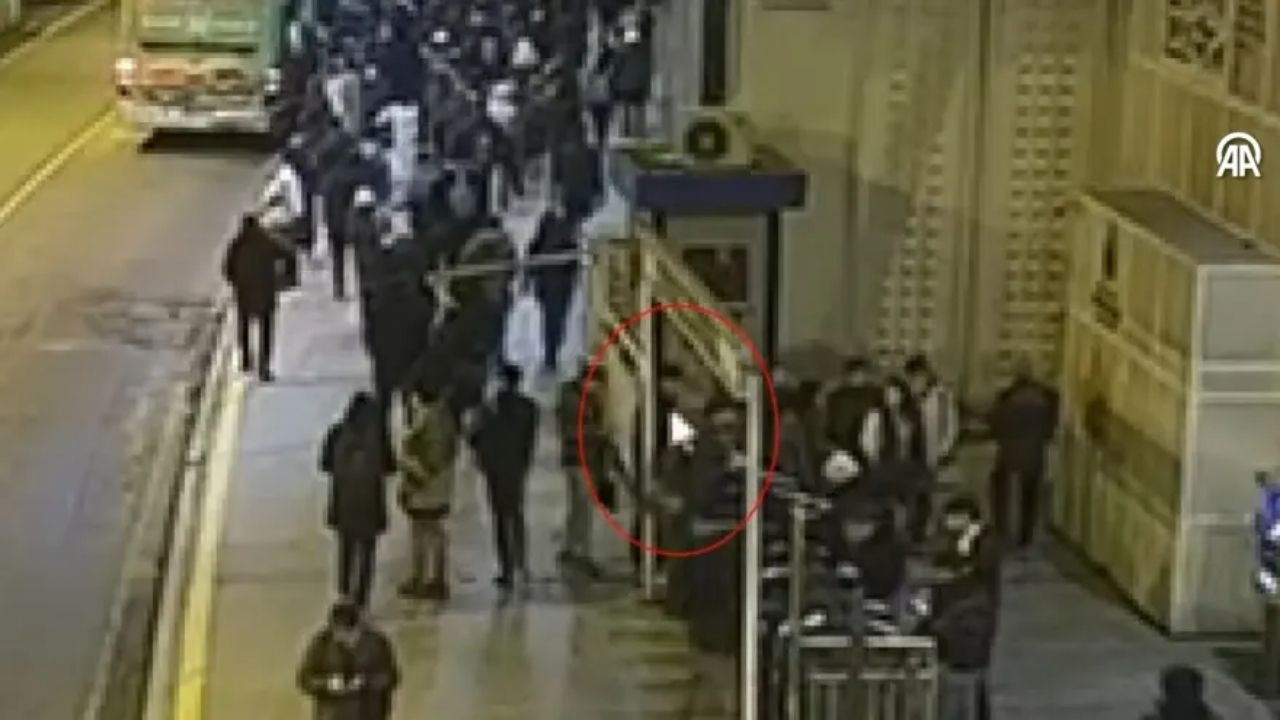 Zincirlikuyu metrobüs durağına hırsız dadandı! Son işinde kendini ele verdi