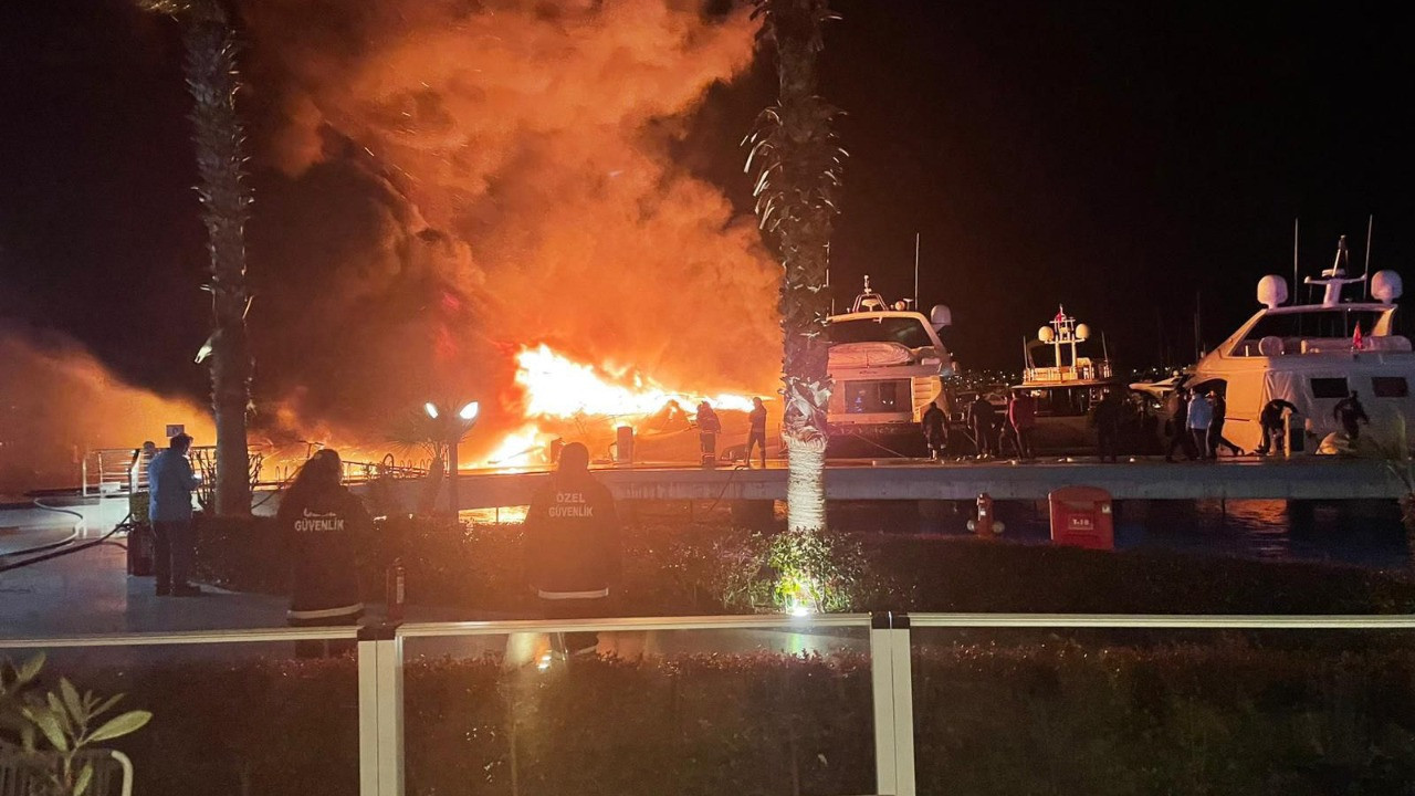 Bodrum'da marinada yangın! Milyonluk motoryatlar alev topuna döndü