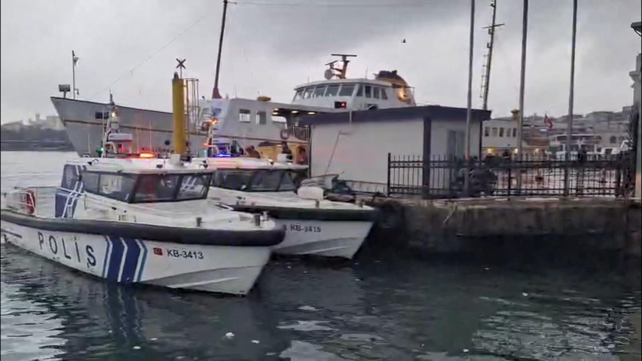 Kadıköy'de gergin anlar! Denizde erkek cesedi bulundu
