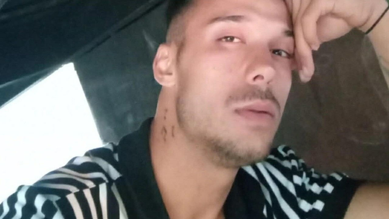 İzmir'de sokak ortasında dehşet! Kalbinden bıçaklanan genç müzisyen hayatını kaybetti