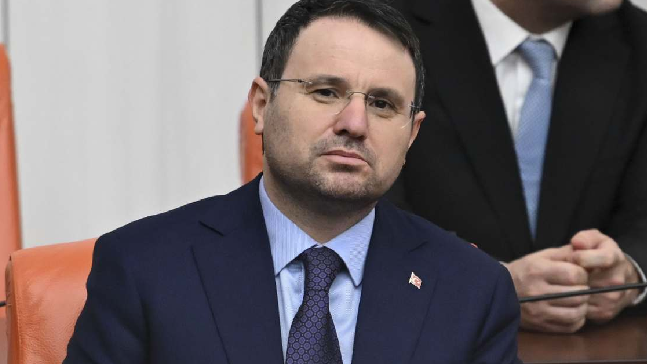 Bakan Gürlek, CHP'ye açtığı davayı kazandı! AFAD'A bağışladı