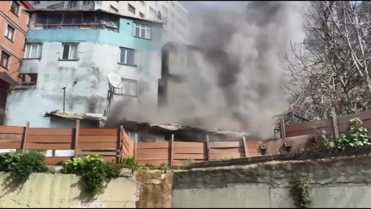 Yangından son anda kurtuldu! Feryadı yürek dağladı