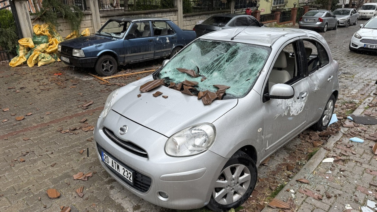 Denizli savaş alanına döndü! Kuvvetli rüzgar hayatı olumsuz etkiledi