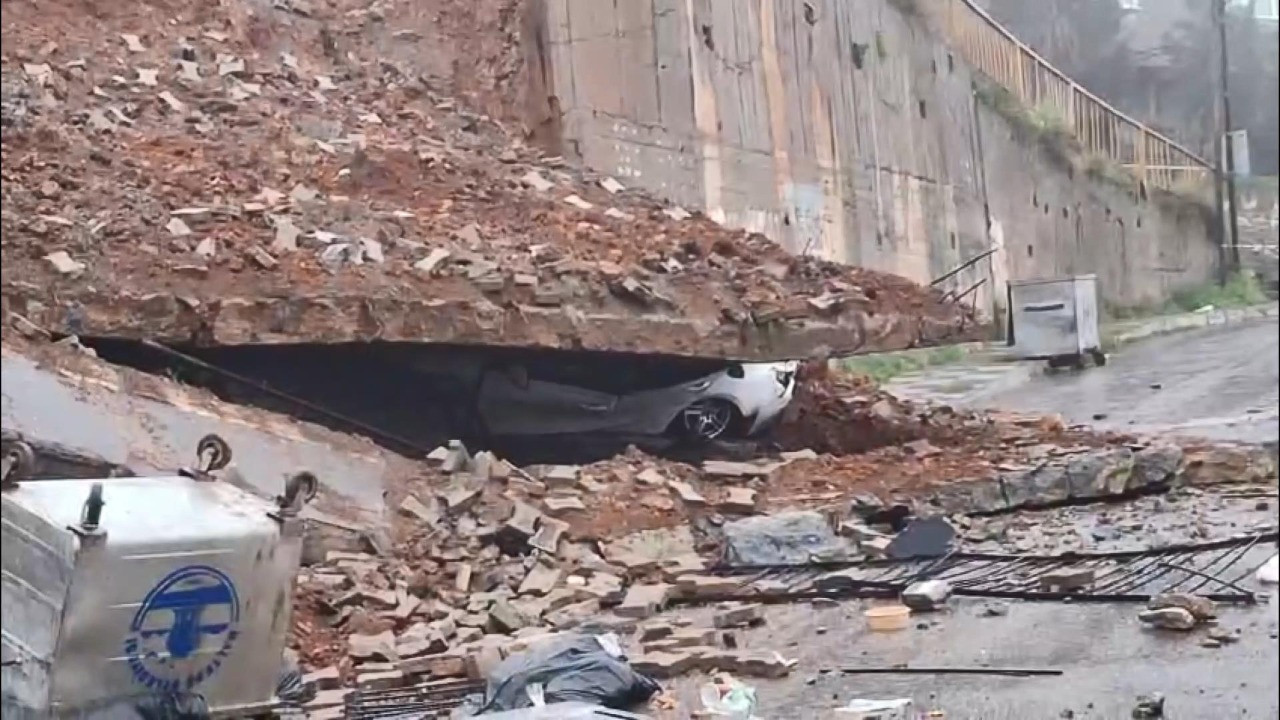 Maltepe'de okulun istinat duvarı çöktü! Facia kıl payı önlendi