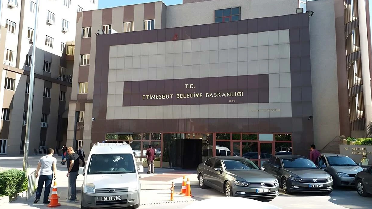 Etimesgut Belediyesine zimmet operasyonu! 4 gözaltı