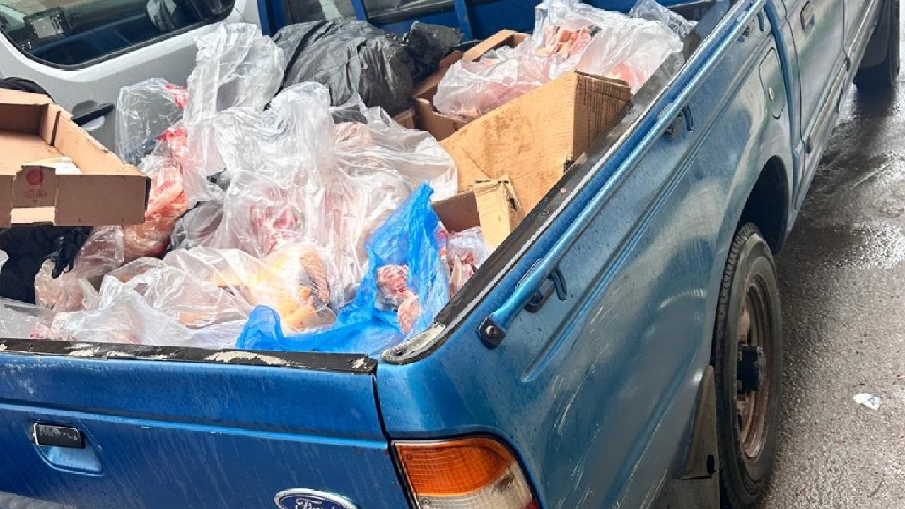 Halk sağlığıyla oynayacaklardı! 200 kilo tarihi geçmiş tavuk eti ele geçirildi