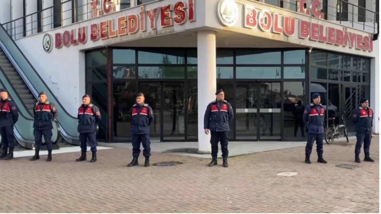 Bolu Belediyesi'nde hareketli dakikalar! Arama sona erdi: 36 isim daha gözaltında