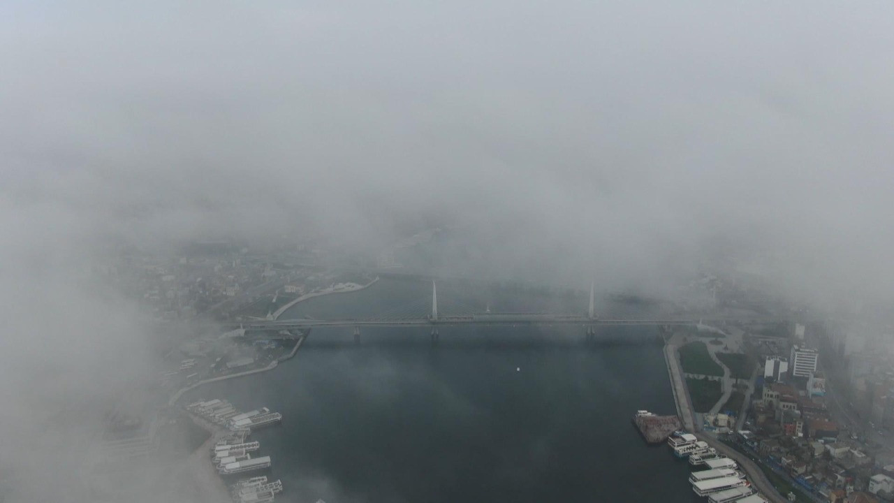 İstanbul sise gömüldü! Görüş mesafesi düştü