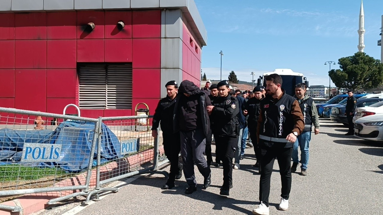 Akademisyenlerden akıl almaz milyonluk vurgun! Sahte imza ve özel cihazla 521 milyon tl’lik dolandırıcılık