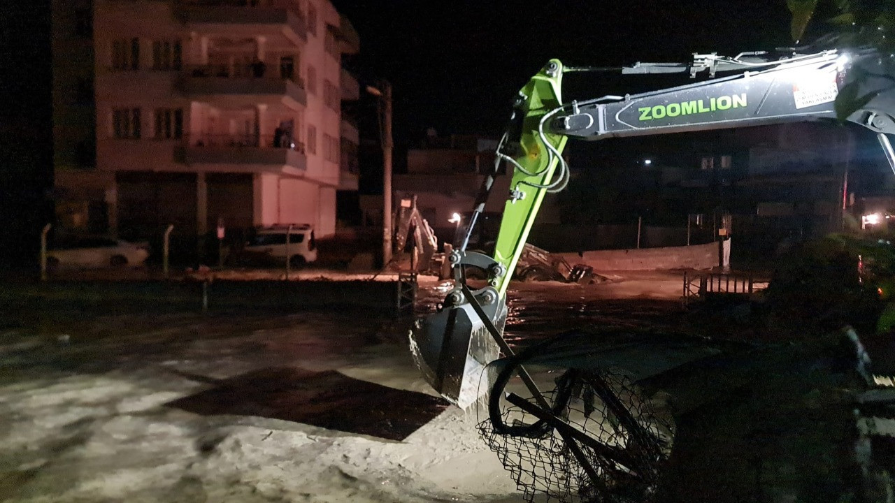 Sel felaketi can aldı! Araçta mahsur kalan 2 kişiden acı haber geldi