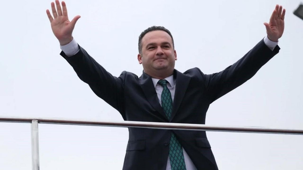 Tacizden tutuklanmıştı! Hasbi Dede ihraç edildi