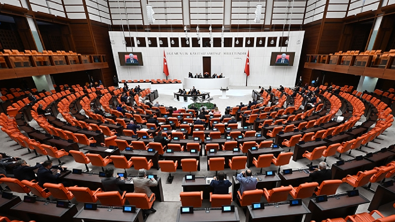 TBMM'de kabul edildi! Sosyal medyaya yaş sınırı getirildi