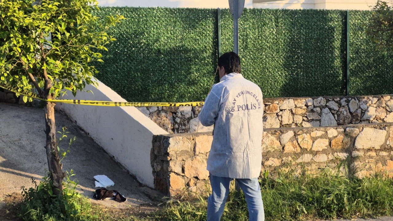 Dehşet! Eski sevgilisi, kadını defalarca bıçakladı