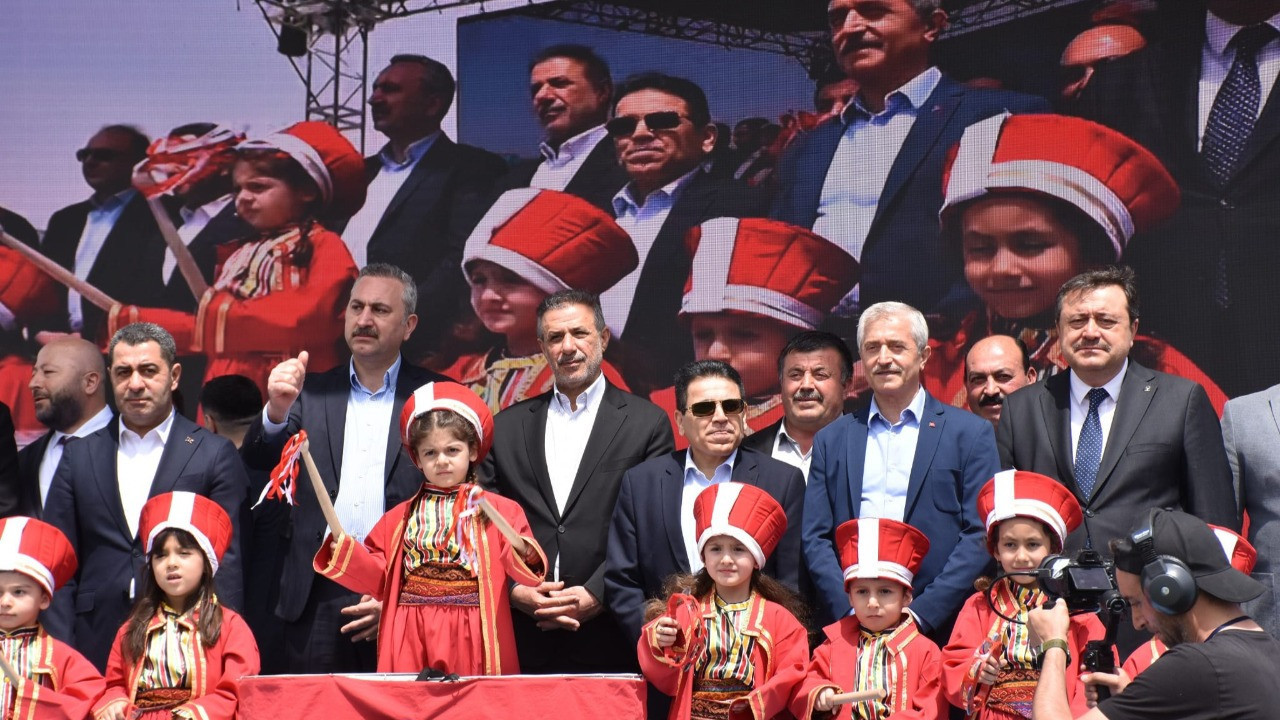 CHPli isimler  protesto etmişti! O çocuklar er meydanında gönülleri fethetti