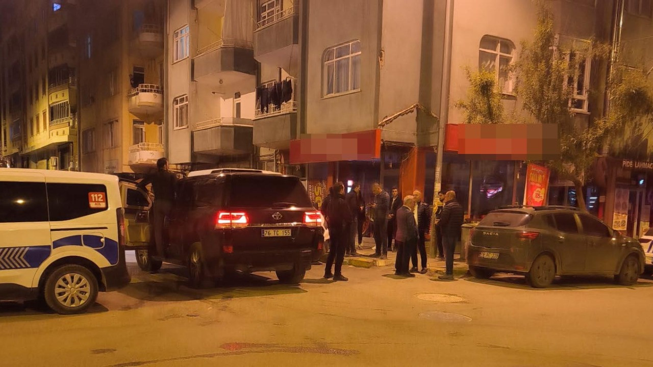 Kan donduran olay! 1'i kadın 2 kişi evde silahla vurulmuş halde bulundu