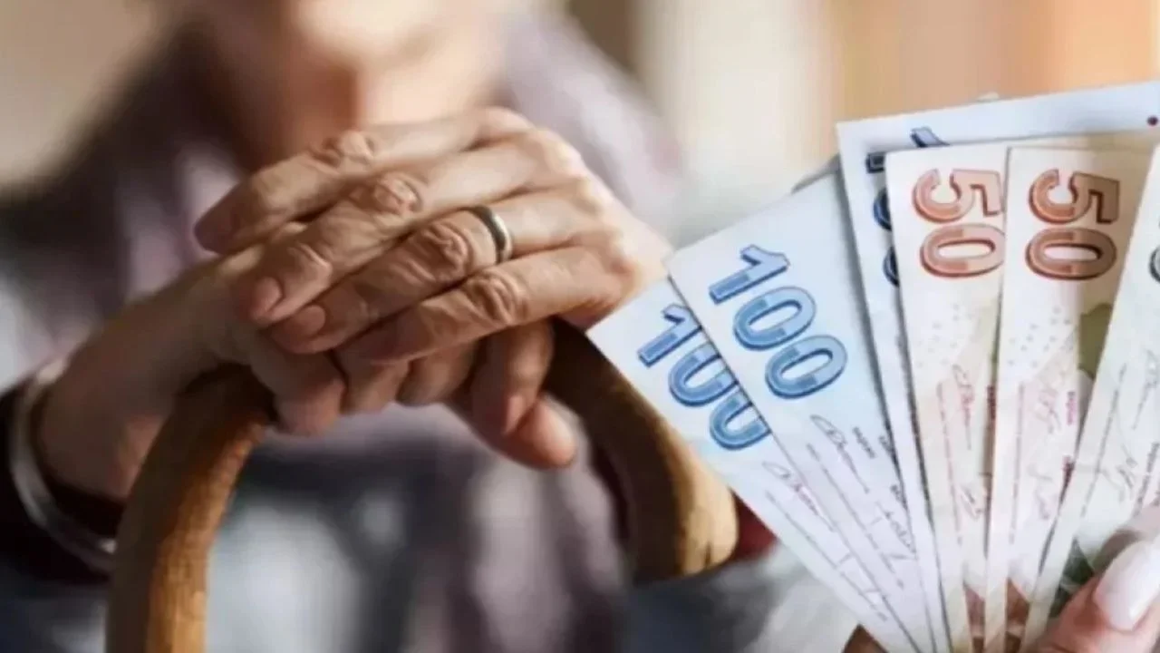 Milyonlarca emeklinin gözü bu haberde! Emekli maaşında ilk rakamlar ortaya çıktı