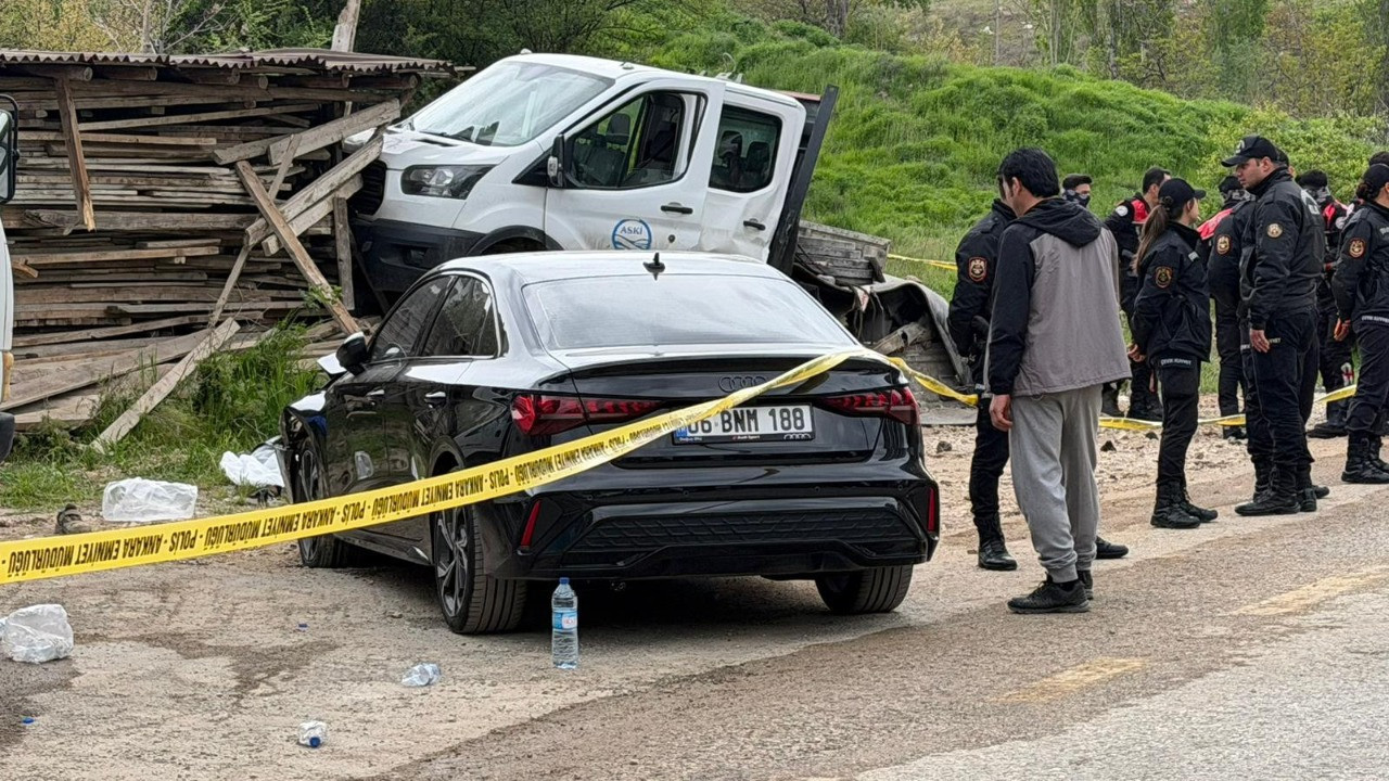 1 Mayıs’ta acı kaza! Kanalizasyon işçilerine kamyonet çarptı, 2 kişi hayatını kaybetti